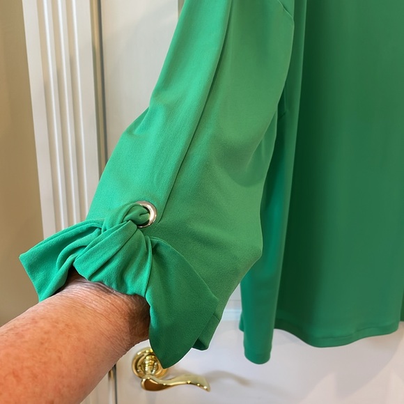 Chico’s Size 2 (10/12) Green Top w/ 3/4 Raglan Sleeves. Smoke Free Home. - Picture 2 of 7